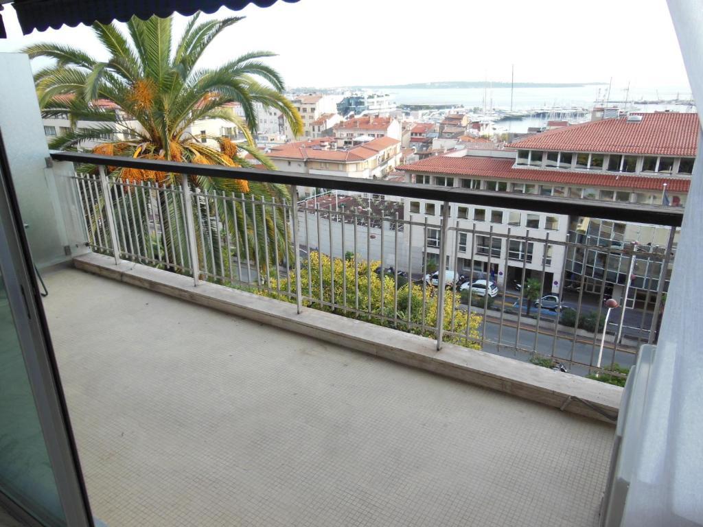 2, 3 And 4 Bedroom Sea View Forville Apartments 5 Mins From The Palais Cannes Room photo
